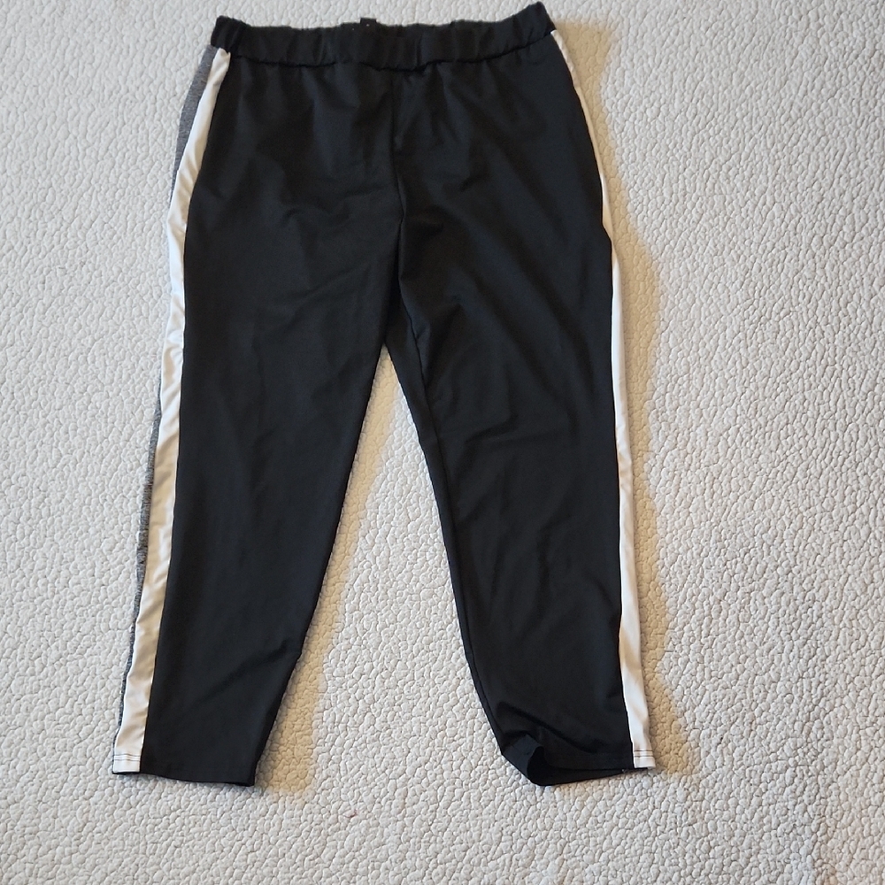 Shein Curve Varsity Stripe Tapered Straight Leg Cropped Pull On Style Pants